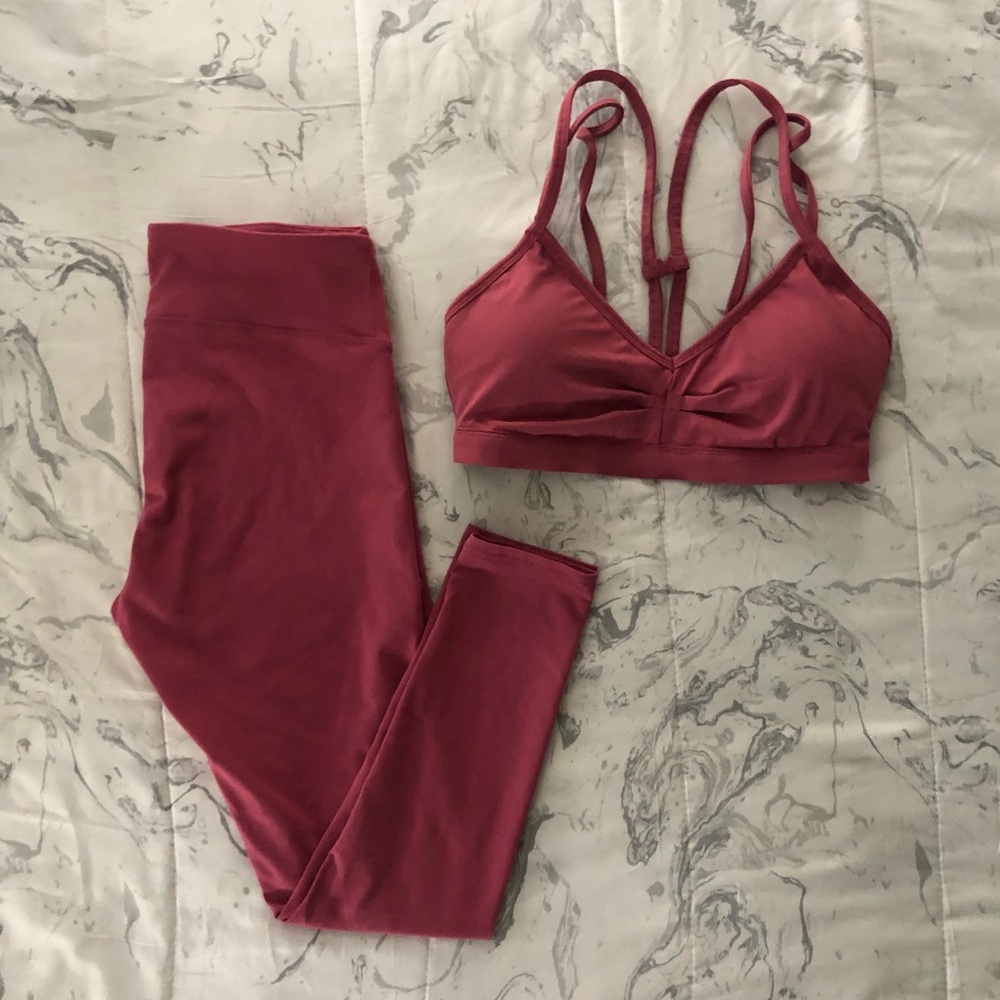 Fabletics powerhold set